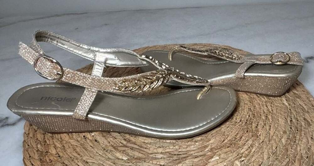 Nicole Wedge Sandals Gold Glitter Slingback Thong size 9W